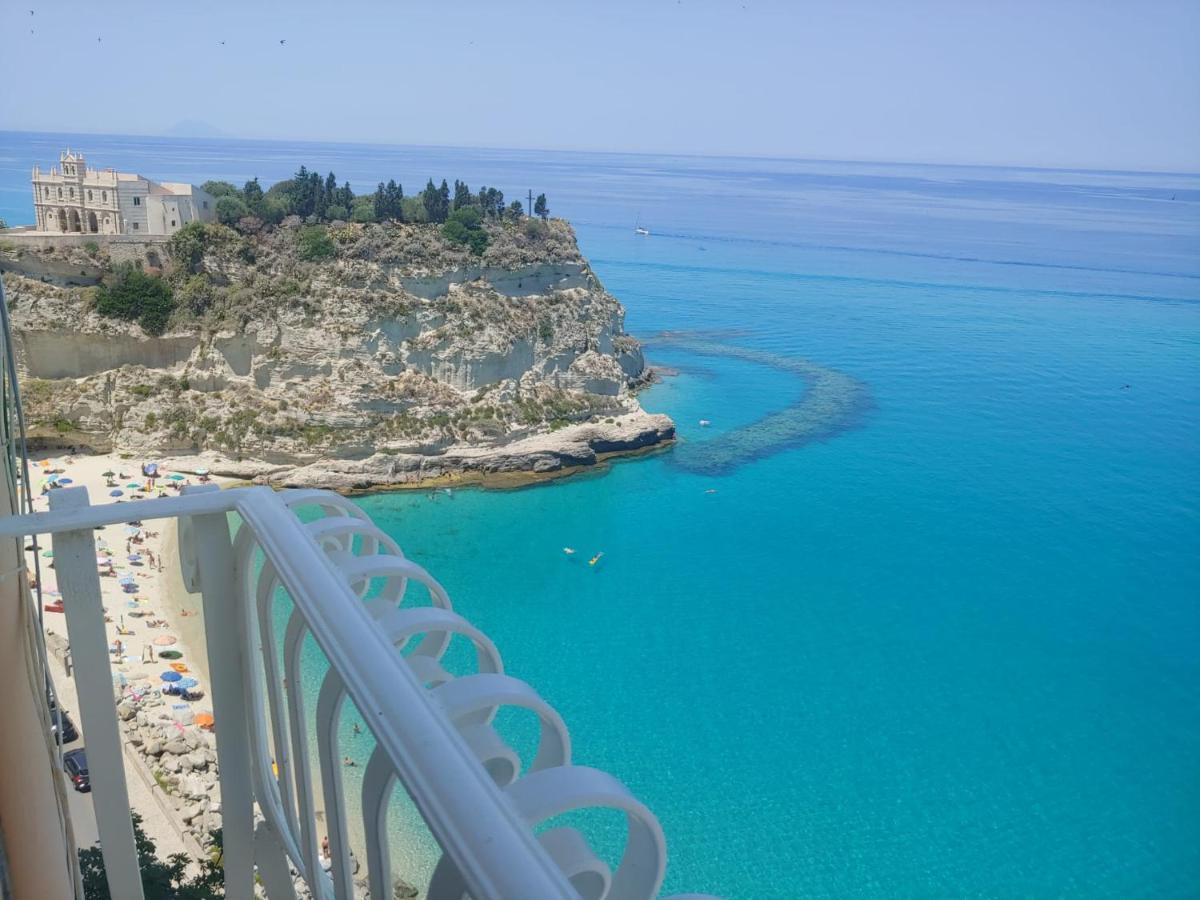 Domus Centro Tropea Hotel Bagian luar foto
